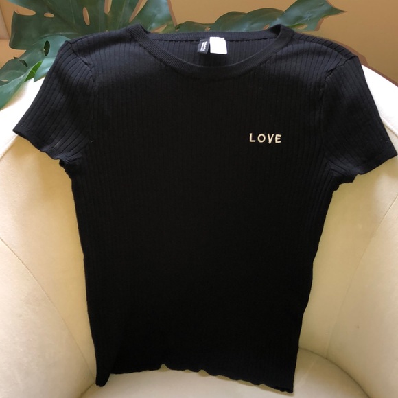 H&M Tops - LOVE crop top light sweater top